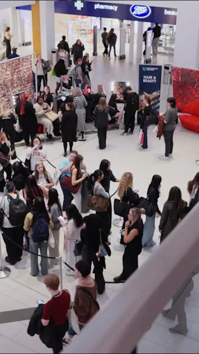 This year’s Student Night was one to remember! 🎉
 
With freebies, unmissable discounts, live music including a performance from @iamadmt and @bignarstie and not forgetting incredible giveaways including a GIANT Greggs sausage roll bean bag 👀
Missed the event? Don’t worry, students can still enjoy exclusive student discounts in selected stores all year round! 🎓🛍️ Check out our website for more information.
 
#NottinghamStudents #StudentNight